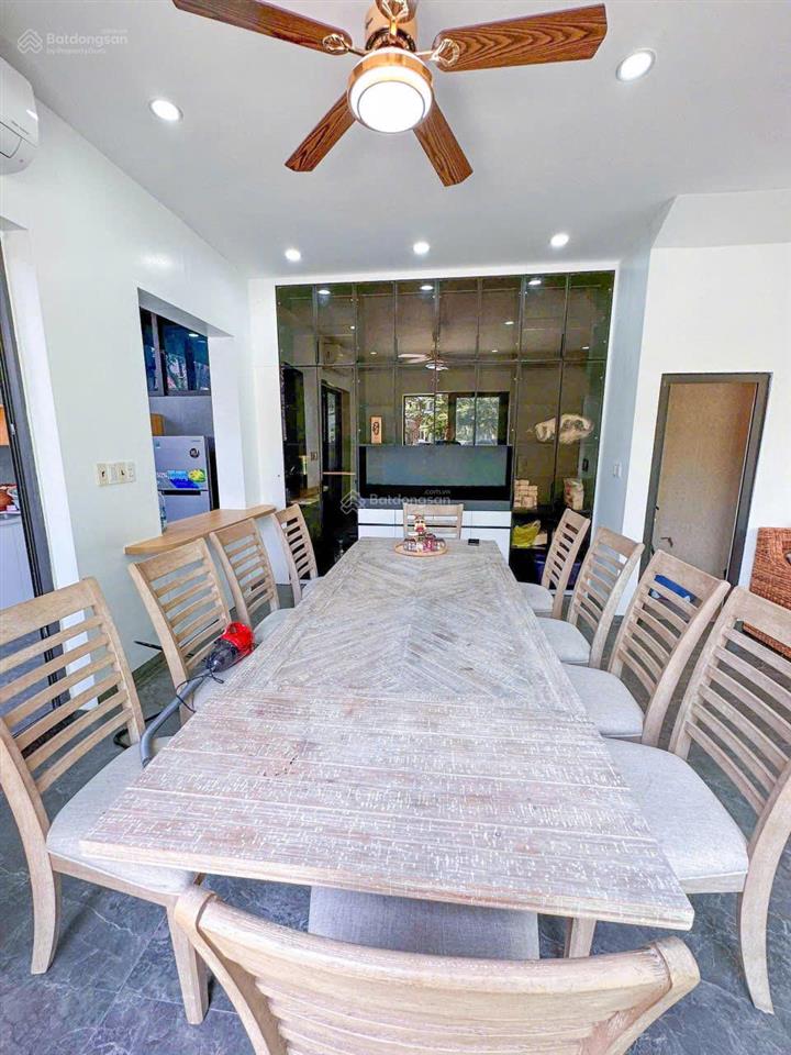 Duy nhất 1 căn góc residences 3 mặt thoáng nhìn ra được hồ giá tốt full nội thất mới.