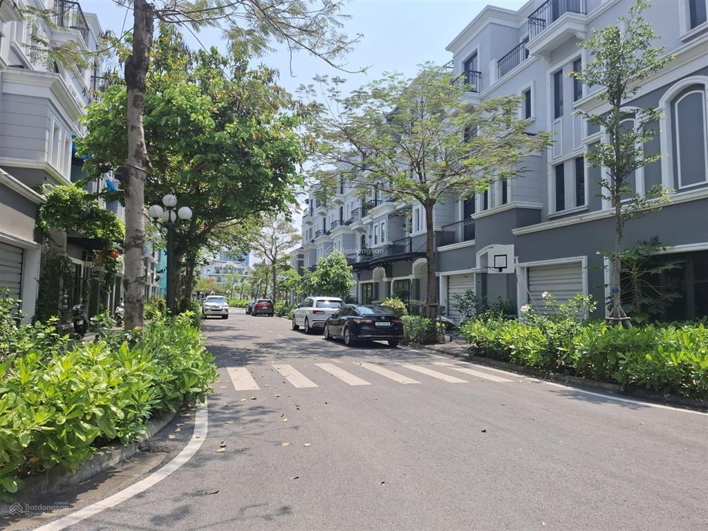 Quyết bán căn grand town house giá tốt hướng tây bắc chỉ với 9 tỷ tròn