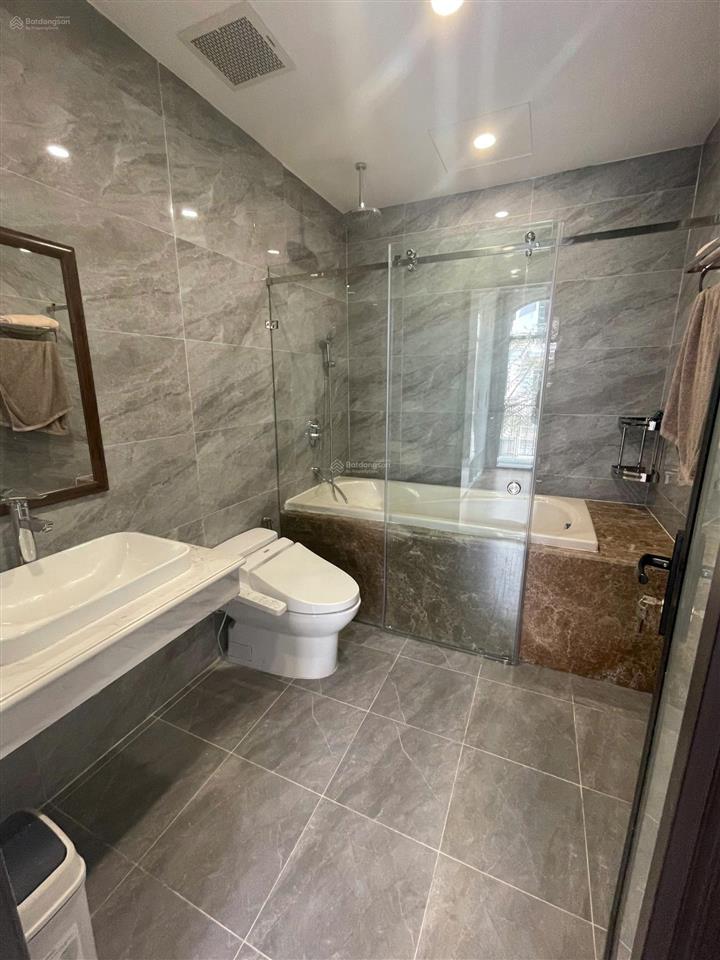 Chính chủ quết tâm bán lỗ căn gran bay townhouse hoàn thiện full nội thất chỉ 10tỷ1(bao thuế phí)