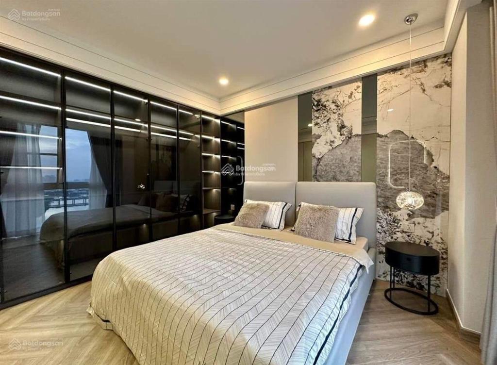 Sunrise city (2pn  5,8 tỷ) (3pn  9 tỷ) căn hộ ngợp bank, có sổ hồng, giữ nhiều khoá xem nhà 24/7