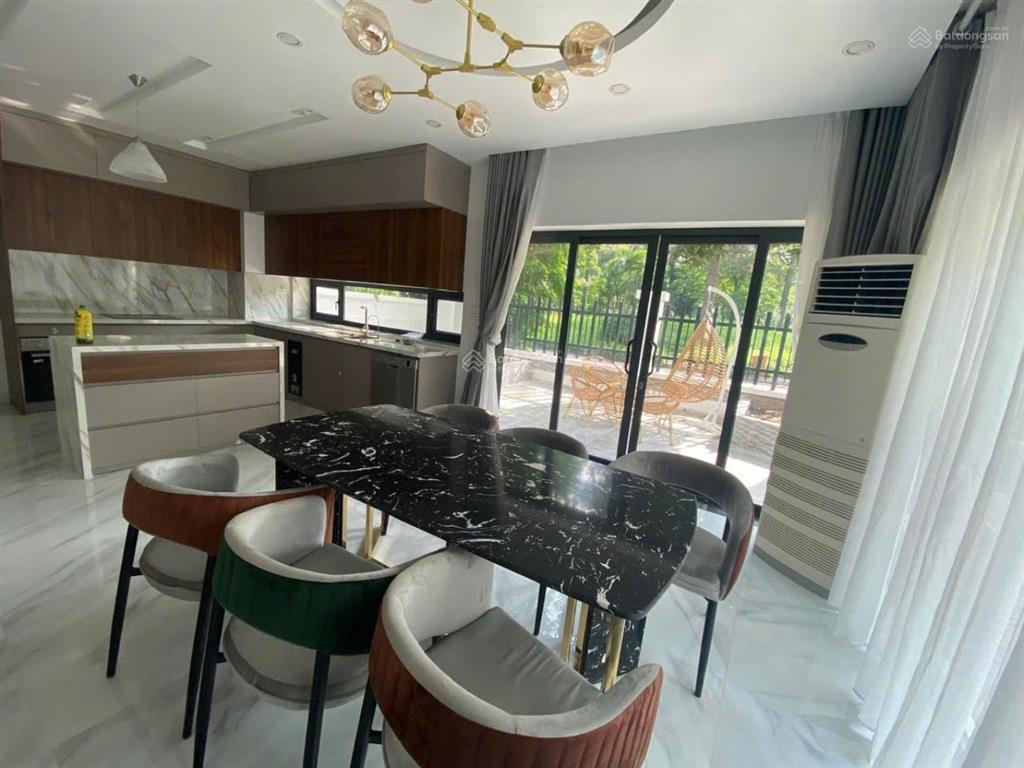 Biệt thự trung tâm hà nội. 402m2, 3 tầng, mt 16. phânn lô, vỉa hè, ô tô tránh, sổ hoa hậu. 31.5 tỷ