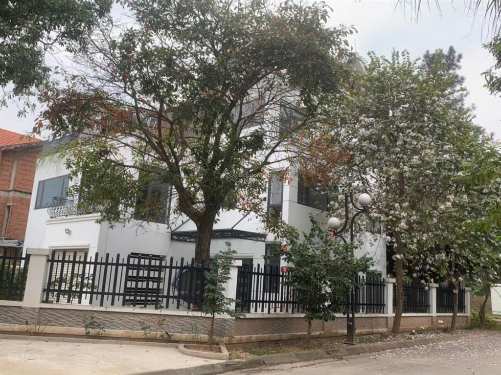 Biệt thự trung tâm hà nội. 402m2, 3 tầng, mt 16. phânn lô, vỉa hè, ô tô tránh, sổ hoa hậu. 31.5 tỷ