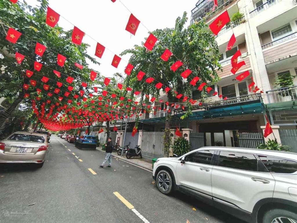 Văn khê  hà đông. liền kề đẹp, ở ngay + dòng tiền 50tr/tháng! 83m2, 5 tầng, mt 5m. thang máy xịn.
