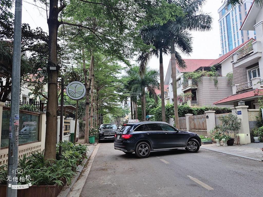 Bán biệt thự the tera an hưng. 306m2, 3 tầng, mt 12m, đang cho thuê 110 triệu/tháng. 81.5 tỷ