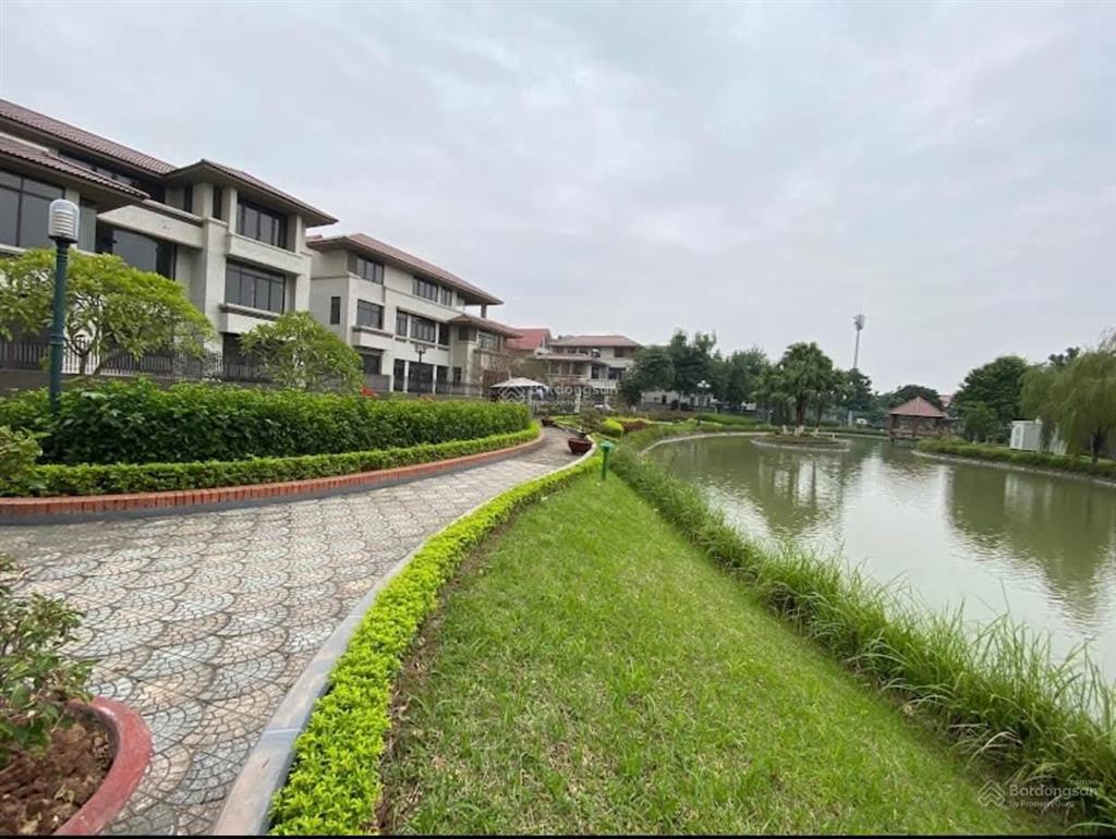 Bán biệt thự the tera an hưng. 306m2, 3 tầng, mt 12m, đang cho thuê 110 triệu/tháng. 81.5 tỷ