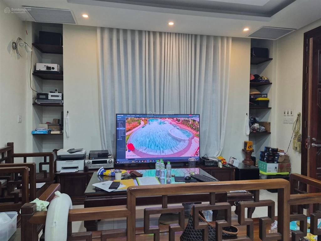 Bán biệt thự the tera an hưng. 306m2, 3 tầng, mt 12m, đang cho thuê 110 triệu/tháng. 81.5 tỷ