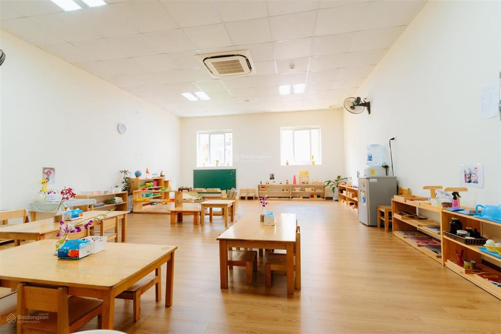 250 tỷ. chuyển nhượng trường mầm non quốc tế  khu ngoại giao đoàn  xuân đỉnh. 7.352m2. 3 tầng