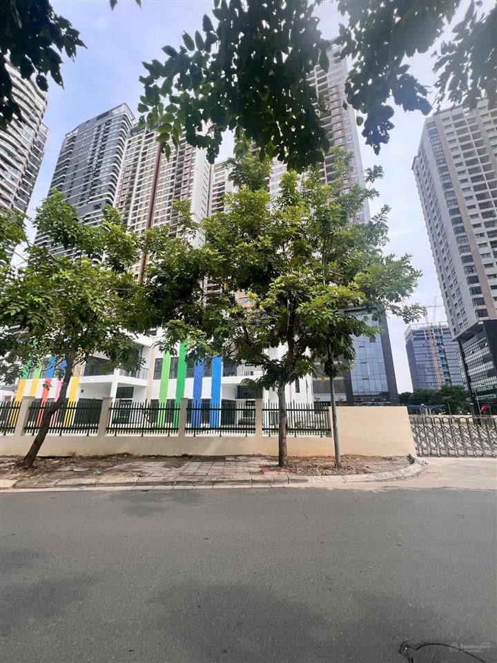 250 tỷ. chuyển nhượng trường mầm non quốc tế  khu ngoại giao đoàn  xuân đỉnh. 7.352m2. 3 tầng