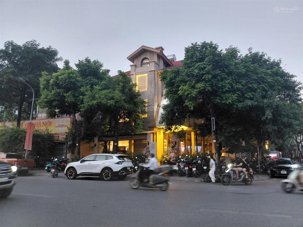 Bán biệt thự lô góc mặt phố nguyễn văn lộc hà đông. 190m2, 4t. 92 tỷ. đang cho thuê 180tr/tháng