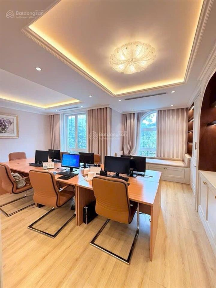 Bán biệt thự lô góc mặt phố nguyễn văn lộc hà đông. 190m2, 4t. 92 tỷ. đang cho thuê 180tr/tháng