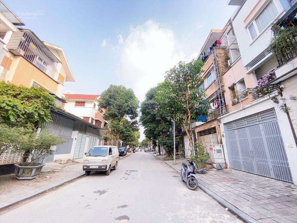 Liền kề văn phú view biệt thự, ô tô để trong nhà 21.5 tỷ! 90m2 4 tầng mt 5m. nội thất gỗ lim.