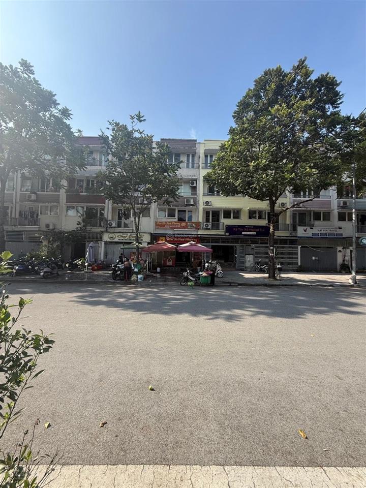 Bán liền kề an hưng  hà đông. mặt đường đôi 40m. view công viên! 83m2, 5 tầng, mt 5m. 21.9 tỷ