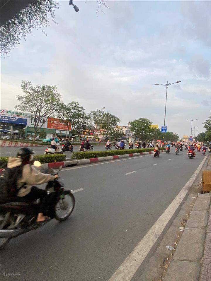 Cần bán nhanh căn nhà mặt tiền phạm văn đồng ,thủ đức, tp hcm