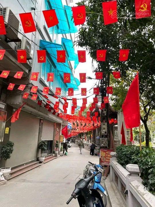 Nhà riêng đội cấn ba đình, nhà mới ở được ngay, 34m 4 tầng, sát đường ô tô, không quy hoạch, 7 tỷ.