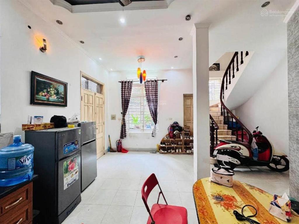 Nhà riêng phố đông quan cầu giấy khu quan hoa, nhà dân 43/45m, 4 tầng, lên được thêm tầng, 7,9 tỷ