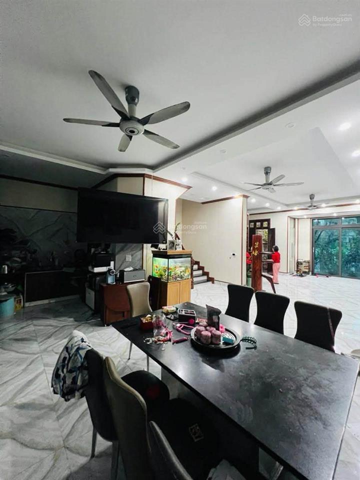 Bán nhà riêng diện tích lớn 220m, ngõ 58 nguyễn khánh toàn sát trường fpt cầu giấy, ở tốt, 38,5 tỷ.
