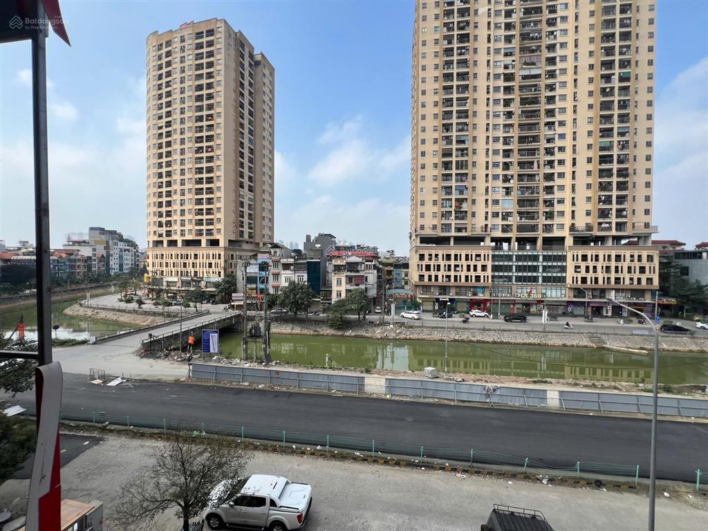 Mặt phố nguyễn cảnh dị  mặt sông lừ  88m2, mặt tiền 5,2m  đường 22m vỉa hè 7m
