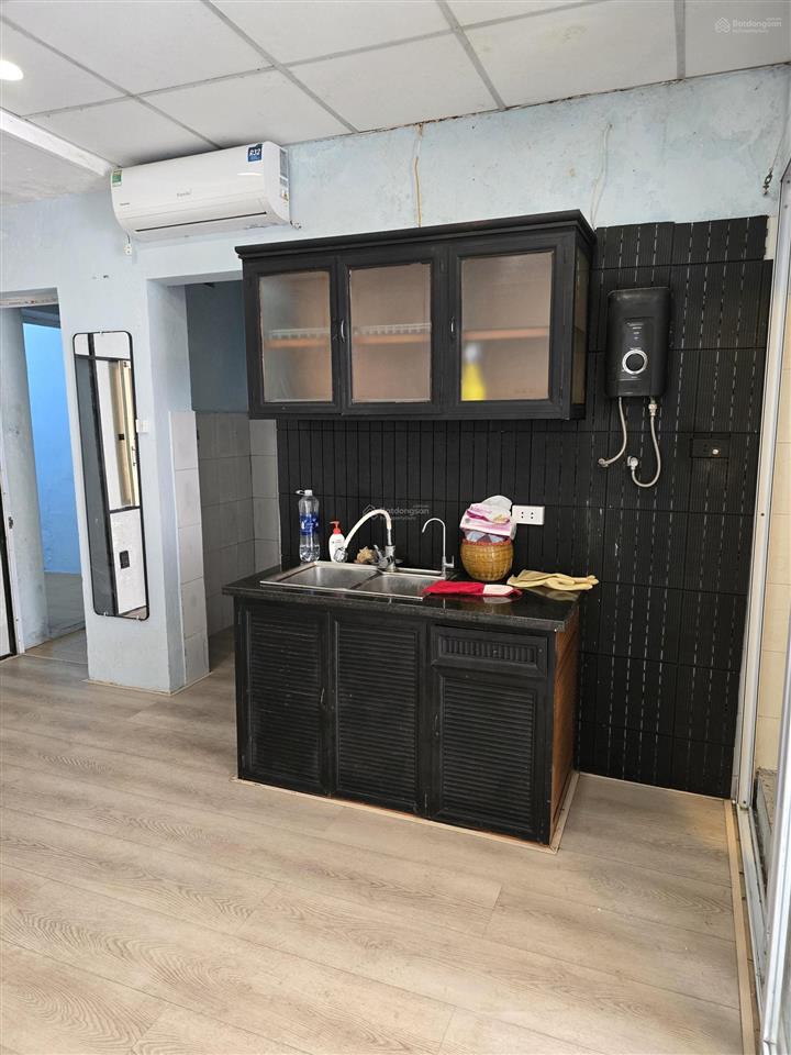 Chính chủ cho thuê nhà tầng 1, phòng 102 b10, ngõ 15 phương mai.
