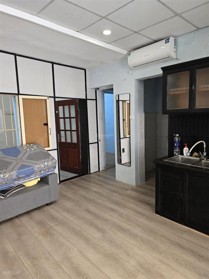 Chính chủ cho thuê nhà tầng 1, phòng 102 b10, ngõ 15 phương mai.