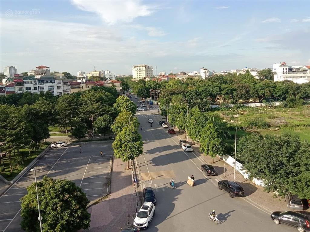 Bán liền kề hc golden 319 hồng tiến 
6 tầng thang máy kinh doanh  làm nhà hàng  văn phòng 