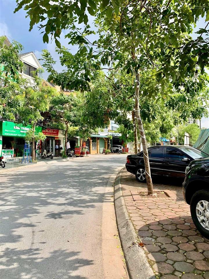 Biệt thự liền kề xây thô bộ quốc phòng thạch bàn  2 mặt tiền  130m2 mặt tiền 7.7m  kinh doanh 