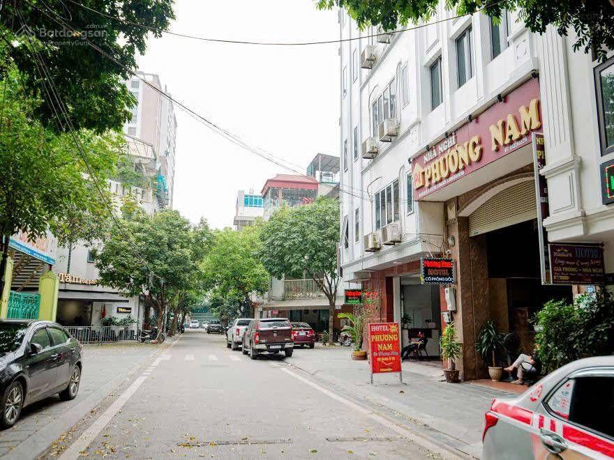 Chính chủ sang nhượng lại hotel  phố trạm  cổ linh  106m2  mặt tiền 6m  dòng tiền 1 tỷ/năm