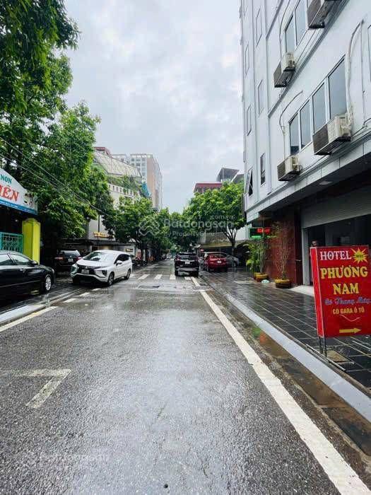 Chính chủ sang nhượng lại hotel  phố trạm  cổ linh  106m2  mặt tiền 6m  dòng tiền 1 tỷ/năm