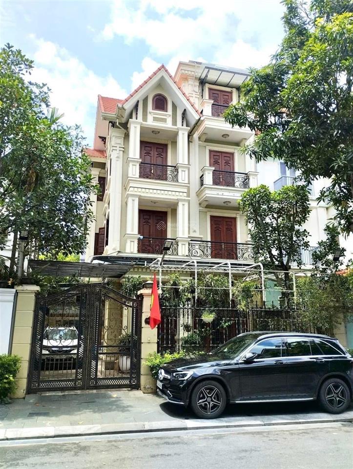 Chính chủ bán trong tháng  biệt thự liền kề bt05  khu đô thị việt hưng  200m2  4 tầng  mt 18m