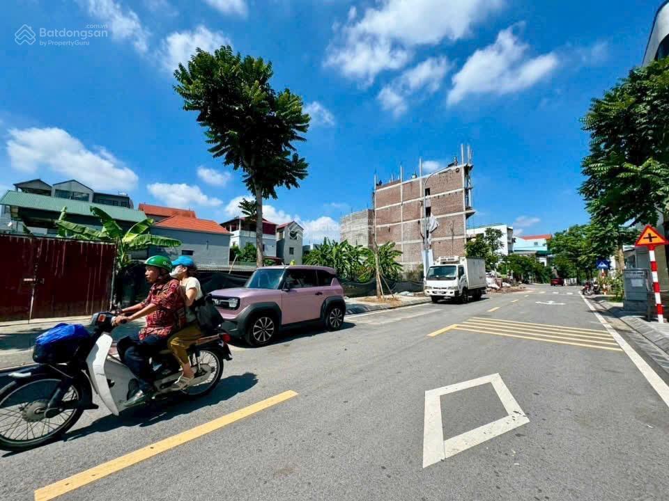 Bán 50m2 mặt tiền 5,3m phố hoa động cự khối  đường 12m vỉa hè ô tô chạy vòng quanh  giá đầu tư 