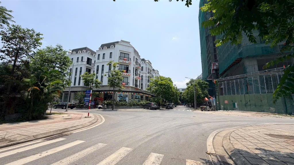 Lô góc 3 thoáng  105m2 mặt tiền 7m  the diamond point c14 phúc đồng hàng xóm vinhomes 6 tầng