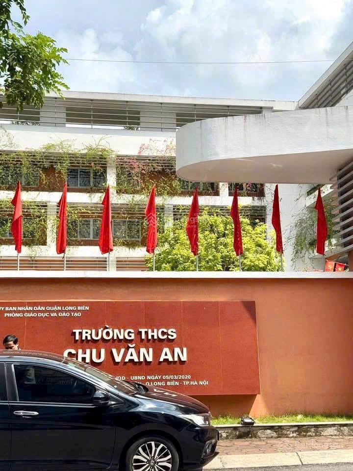 Mặt phố nguyễn khắc viện  việt hưng  lô góc 2 thoáng  vỉa hè ô tô tránh  ngay trường chu văn an