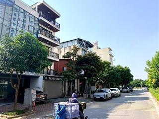 Nhà mặt phố giang biên  100m2  mặt tiền 5m  5 tầng thang máy  đối diện nhà hàng hương quê