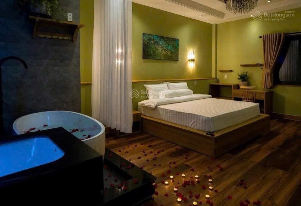 Bán gấp khách sạn mini đường hàm nghi  phường sài gòn quận 1 (4x16m) 5 tầng ,hđt 55tr/th giá 27,6