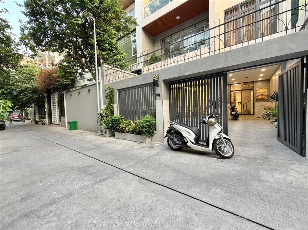 Bán gấp nhà hxh đường nguyễn chí thanh ,p9,quận 5 (8mx20m) 4 tầng mới đẹp ,giá 42 tỷ tl