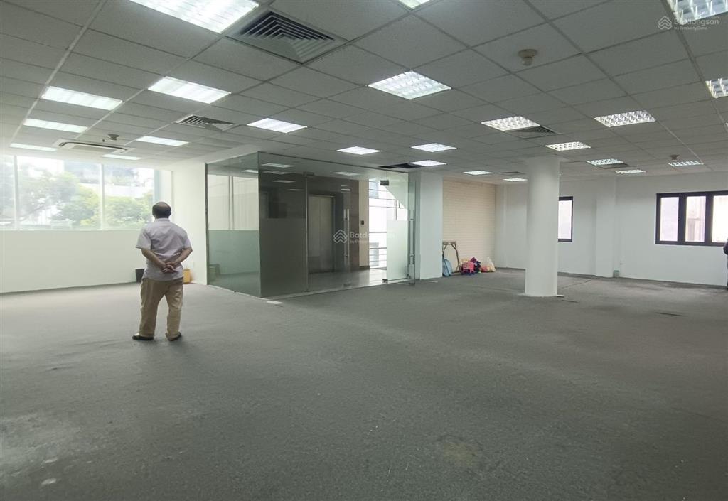 Cho thuê sàn văn phòng, 100m2 tòa nhà đường cao thắng, p2, quận 3, giá 30tr/th