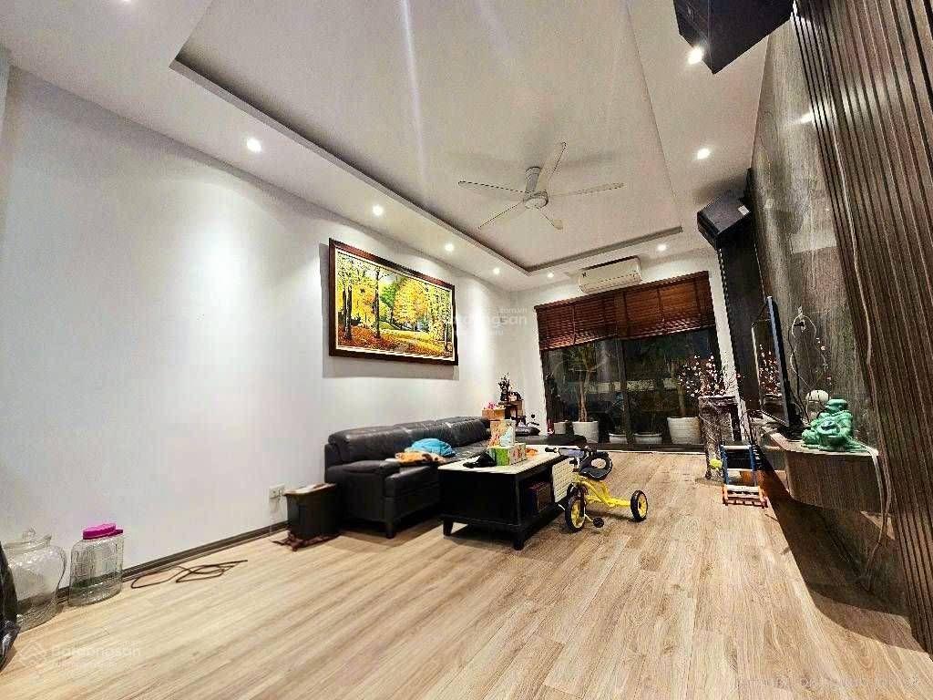 Bán nhà trần đại nghĩa, nhà dân xây, phân lô, gần phố, ở sướng