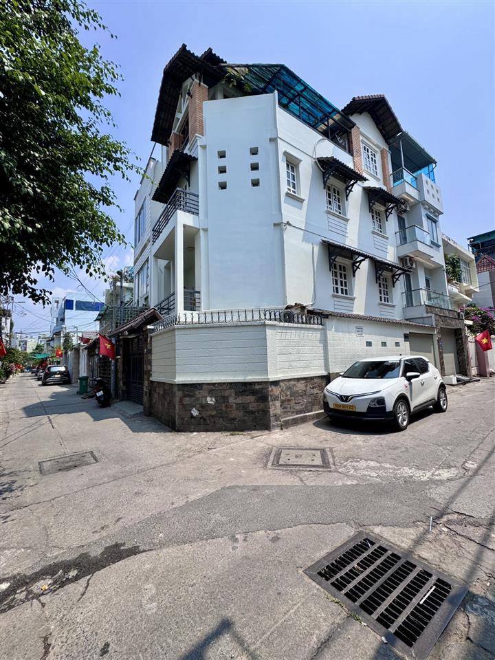 Diện tích khủng 80 m2 ngang đẹp 4m nằm trong khu cao tầng  sầm uất bùi đình tuý  hẻm ô tô thông