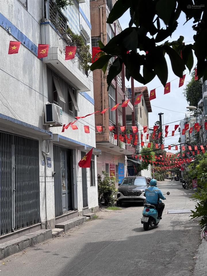Diện tích khủng 80 m2 ngang đẹp 4m nằm trong khu cao tầng  sầm uất bùi đình tuý  hẻm ô tô thông
