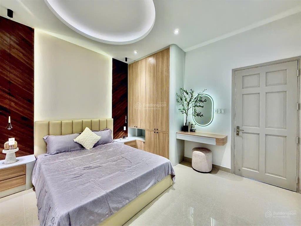 Ngộp bank, bán gấp nhà 52 khu an ninh, khép kín, 52 m2 đã xây xong tặng nội thất cao cấp