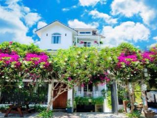 Bán biệt thự siêu đẹp ngay biển mỹ khê, sơn trà, bể bơi trong nhà, dt 300m  4 tầng  ngang 12m.