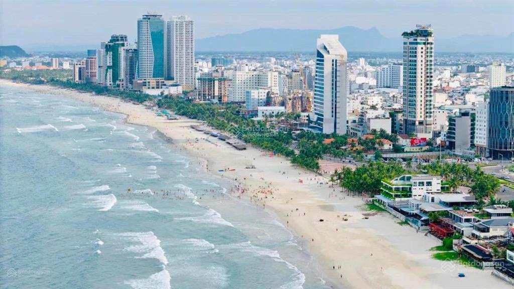 Bán villa cực đẹp, bể bơi trong nhà dòng tiền tốt, gần mân thái sơn trà, diện tích 63m  ngang 4.9m