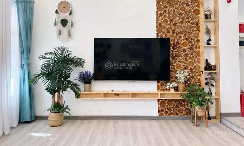 Bán villa cực đẹp, bể bơi trong nhà dòng tiền tốt, gần mân thái sơn trà, diện tích 63m  ngang 4.9m