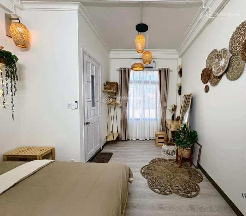 Bán villa cực đẹp, bể bơi trong nhà dòng tiền tốt, gần mân thái sơn trà, diện tích 63m  ngang 4.9m