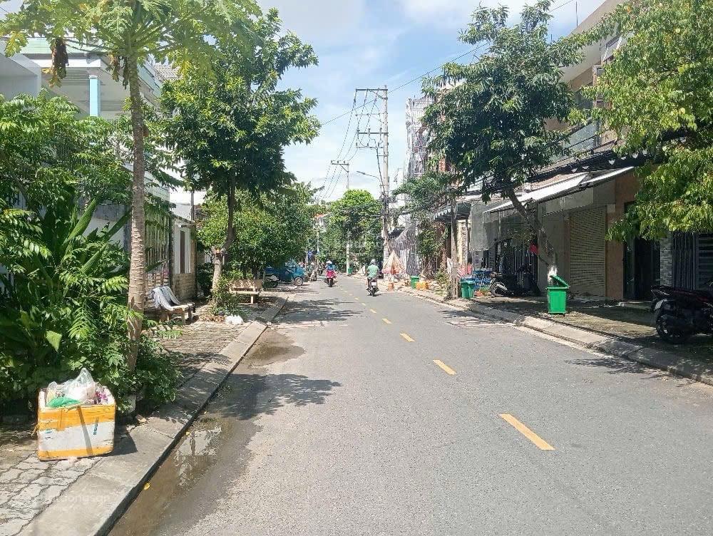 Bán đất đẹp gần biển, mặt phố lê văn thứ sơn trà, xây toà chdv cực đẹp, diện tích 112m  ngang 7m.