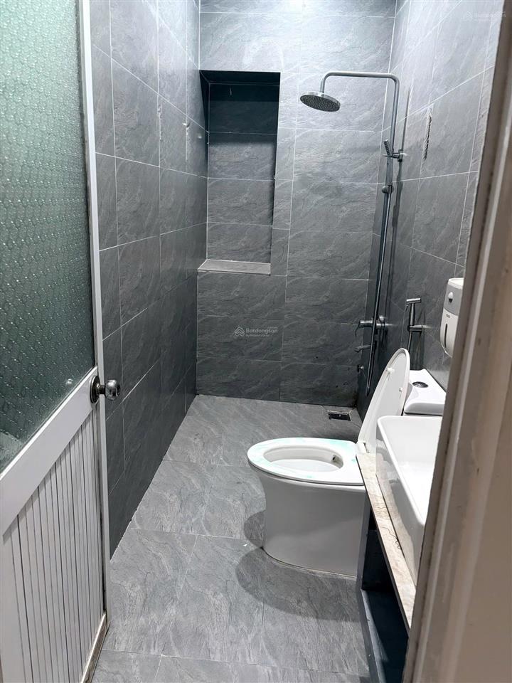 Bán nhà đẹp lê hữu trác, tổng 6 phòng cho thuê, gần biển diện tích 80m2  3 tầng  ngang 7.49m