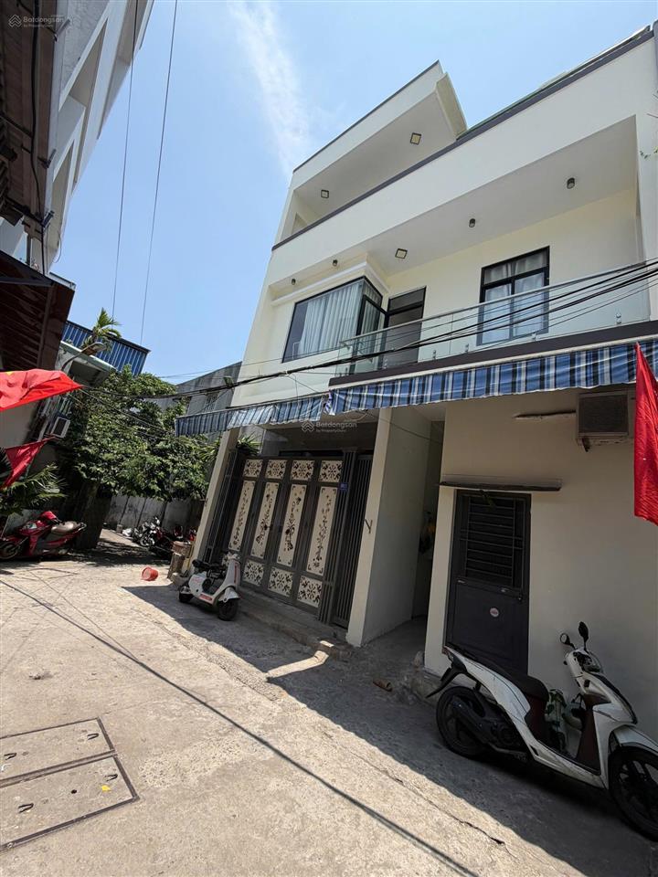 Bán nhà đẹp lê hữu trác, tổng 6 phòng cho thuê, gần biển diện tích 80m2  3 tầng  ngang 7.49m