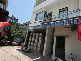 Bán nhà đẹp lê hữu trác, tổng 6 phòng cho thuê, gần biển diện tích 80m2  3 tầng  ngang 7.49m