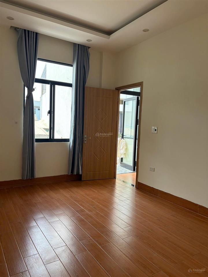 Bán nhà đẹp lê hữu trác, tổng 6 phòng cho thuê, gần biển diện tích 80m2  3 tầng  ngang 7.49m