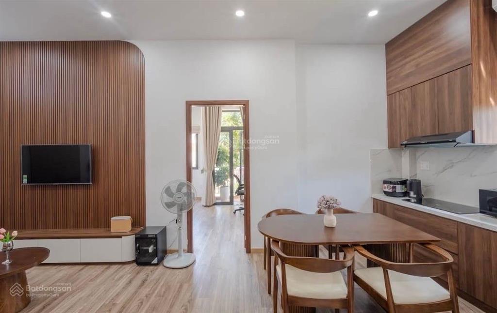 Bán nhà mặt phố hồ xuân hương, gần biển, kinh doanh sầm uất, diện tích 80m  4 tầng  ngang 7.5m.