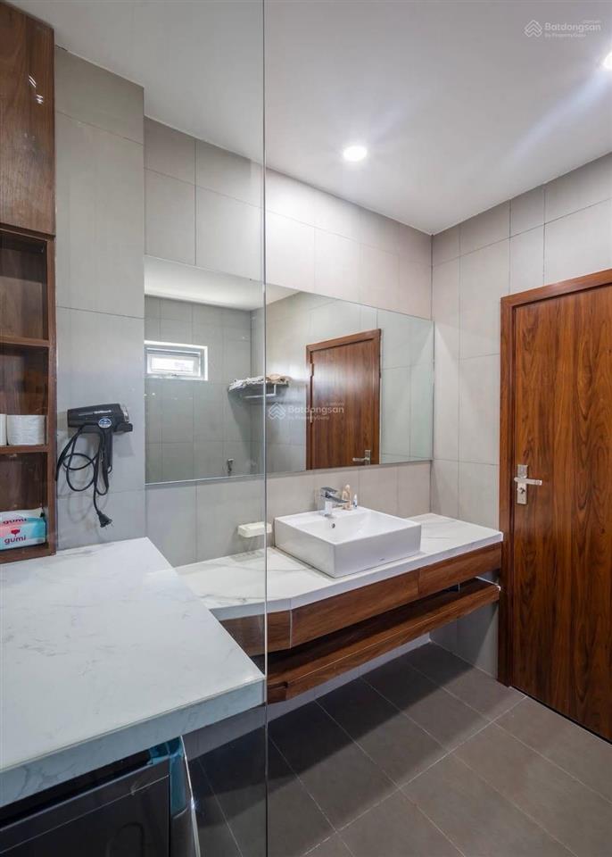 Bán nhà mặt phố hồ xuân hương, gần biển, kinh doanh sầm uất, diện tích 80m  4 tầng  ngang 7.5m.